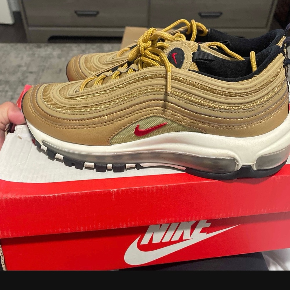Nike air max gold size 5.5 GS